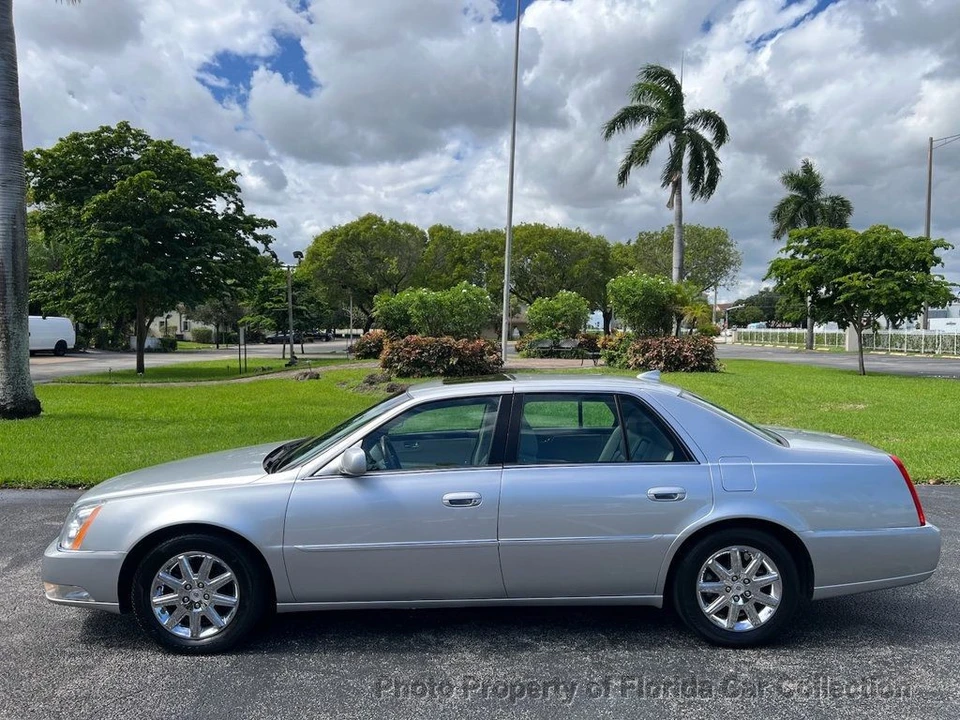 2010 Cadillac DTS - Image 5 of 12