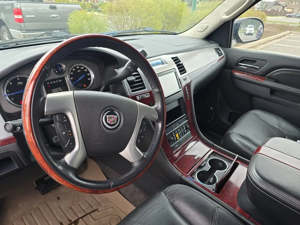 2010 Cadillac Escalade & EXT 3rd Gen - Image 3 of 20