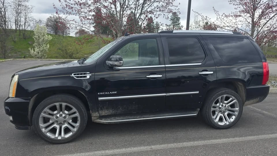 2010 Cadillac Escalade & EXT 3rd Gen - Image 2 of 20