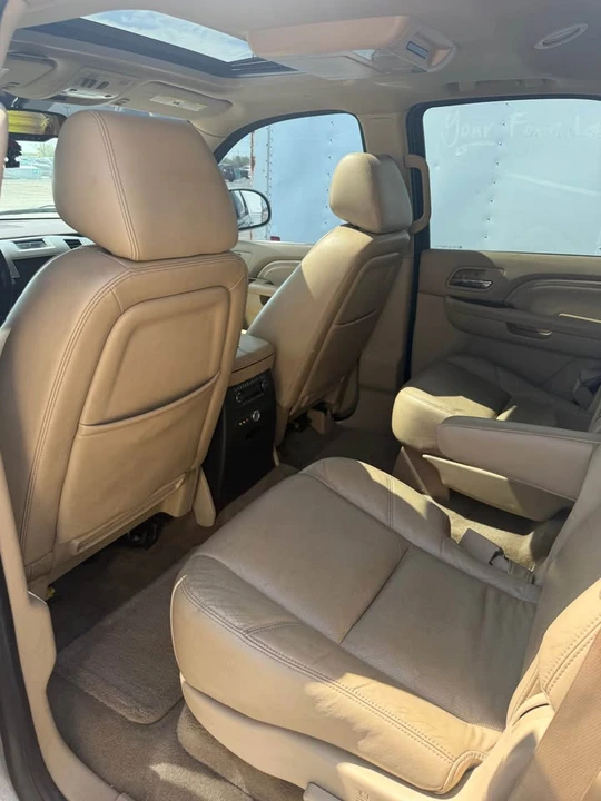 2010 Cadillac Escalade & EXT 3rd Gen - Image 3 of 4