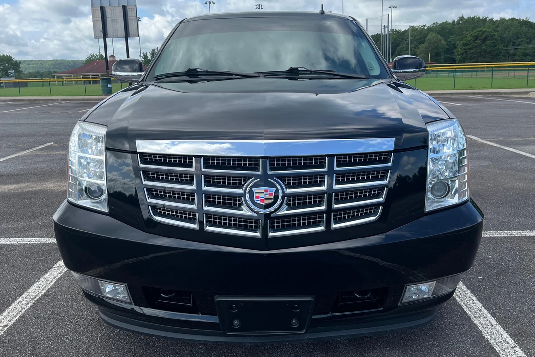 2010 Cadillac Escalade & EXT 3rd Gen - Image 2 of 31