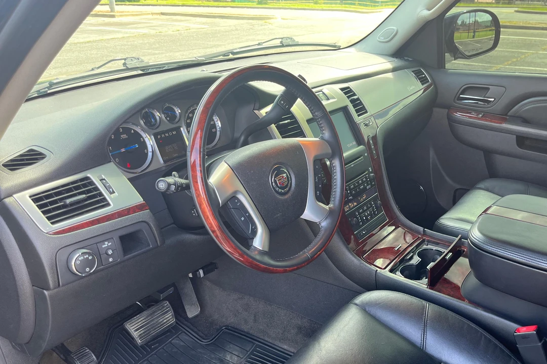 2010 Cadillac Escalade & EXT 3rd Gen - Image 26 of 31