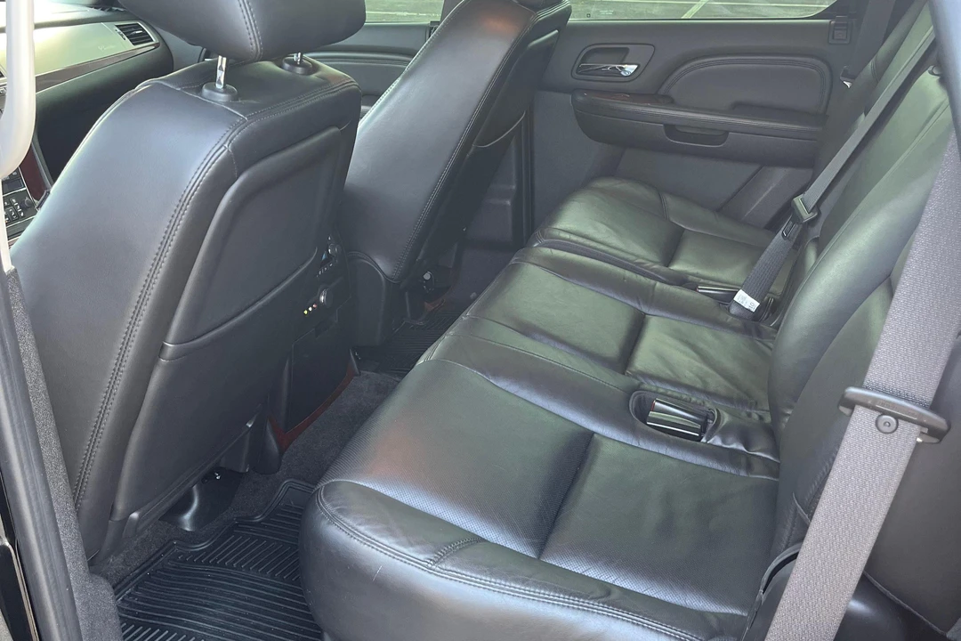 2010 Cadillac Escalade & EXT 3rd Gen - Image 28 of 31
