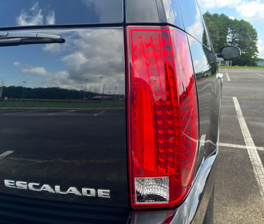 2010 Cadillac Escalade & EXT 3rd Gen - Image 14 of 31