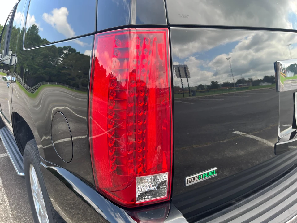 2010 Cadillac Escalade & EXT 3rd Gen - Image 13 of 31