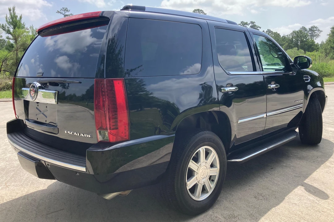 2010 Cadillac Escalade & EXT 3rd Gen - Image 5 of 31