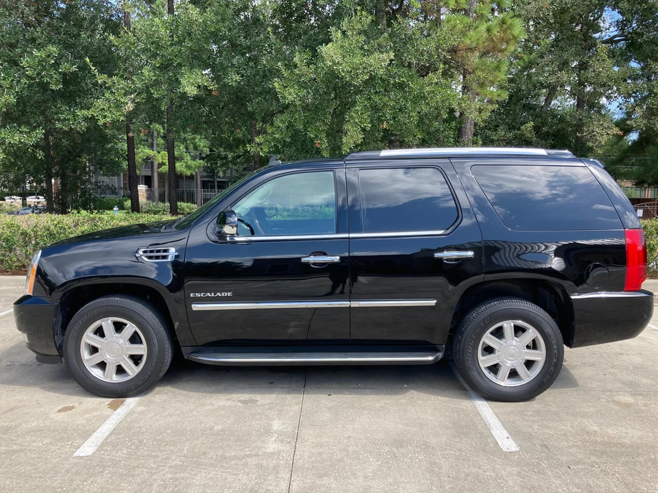 2010 Cadillac Escalade & EXT 3rd Gen - Image 15 of 31