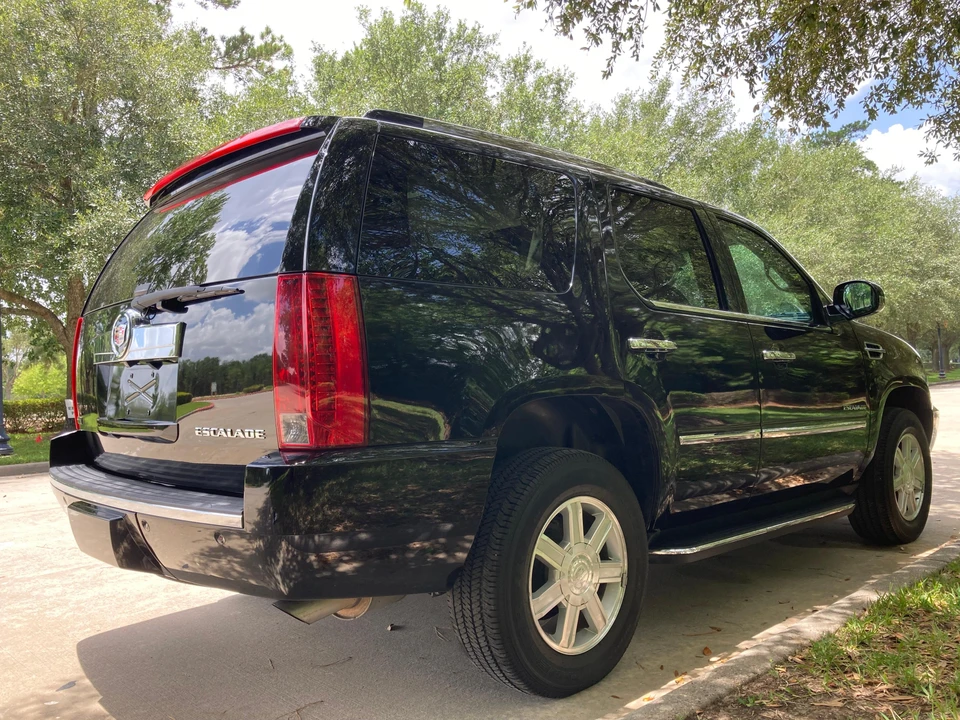 2010 Cadillac Escalade & EXT 3rd Gen - Image 19 of 31