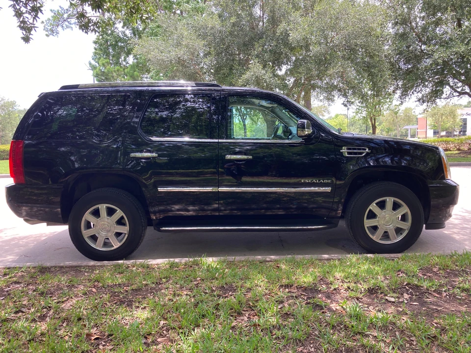 2010 Cadillac Escalade & EXT 3rd Gen - Image 20 of 31