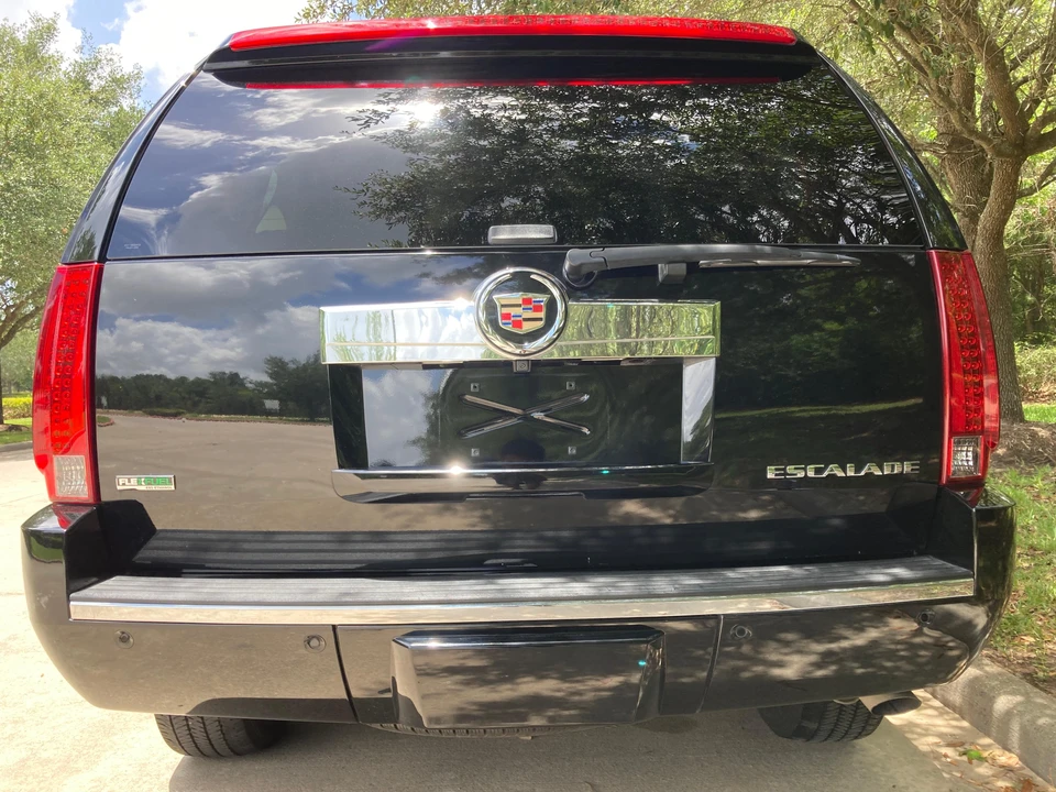 2010 Cadillac Escalade & EXT 3rd Gen - Image 18 of 31