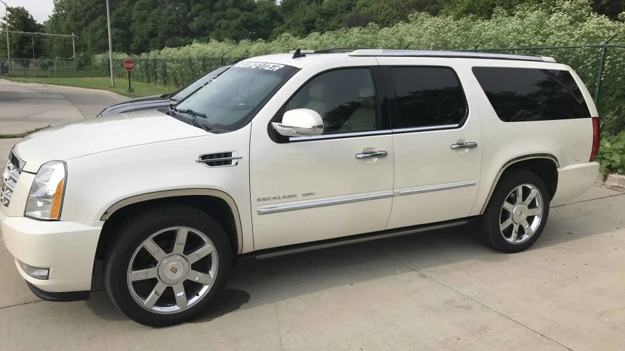 2010 Cadillac Escalade & EXT 3rd Gen - Image 2 of 13