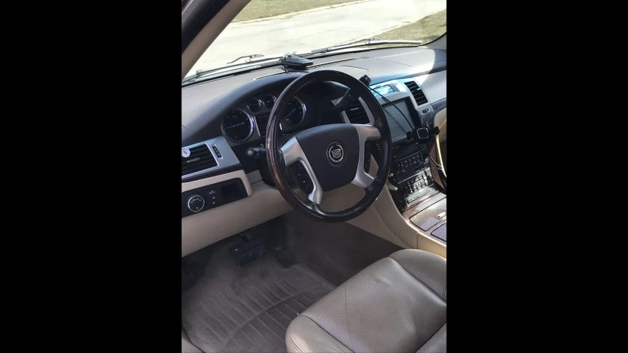 2010 Cadillac Escalade & EXT 3rd Gen - Image 6 of 13