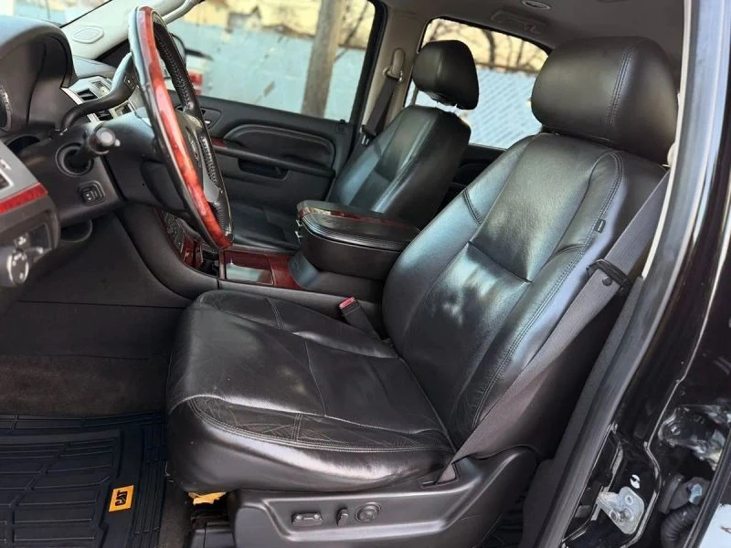 2010 Cadillac Escalade & EXT 3rd Gen - Image 2 of 12