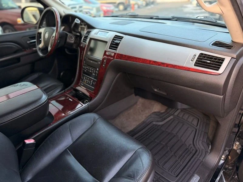 2010 Cadillac Escalade & EXT 3rd Gen - Image 9 of 12