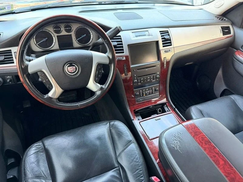 2010 Cadillac Escalade & EXT 3rd Gen - Image 8 of 12