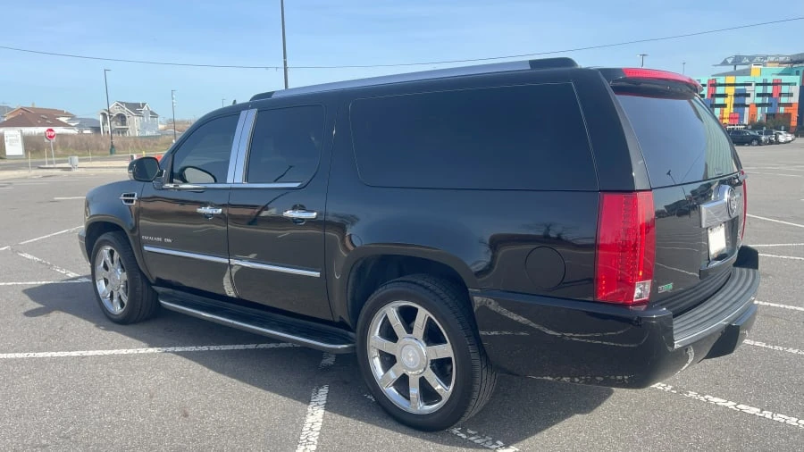 2010 Cadillac Escalade & EXT 3rd Gen - Image 3 of 18