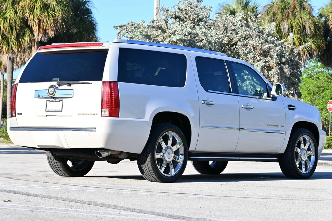 2010 Cadillac Escalade & EXT 3rd Gen - Image 4 of 5