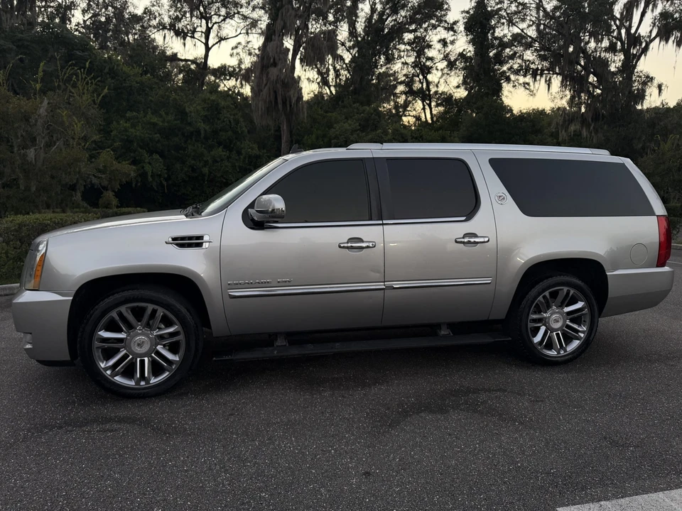 2010 Cadillac Escalade & EXT 3rd Gen - Image 6 of 31