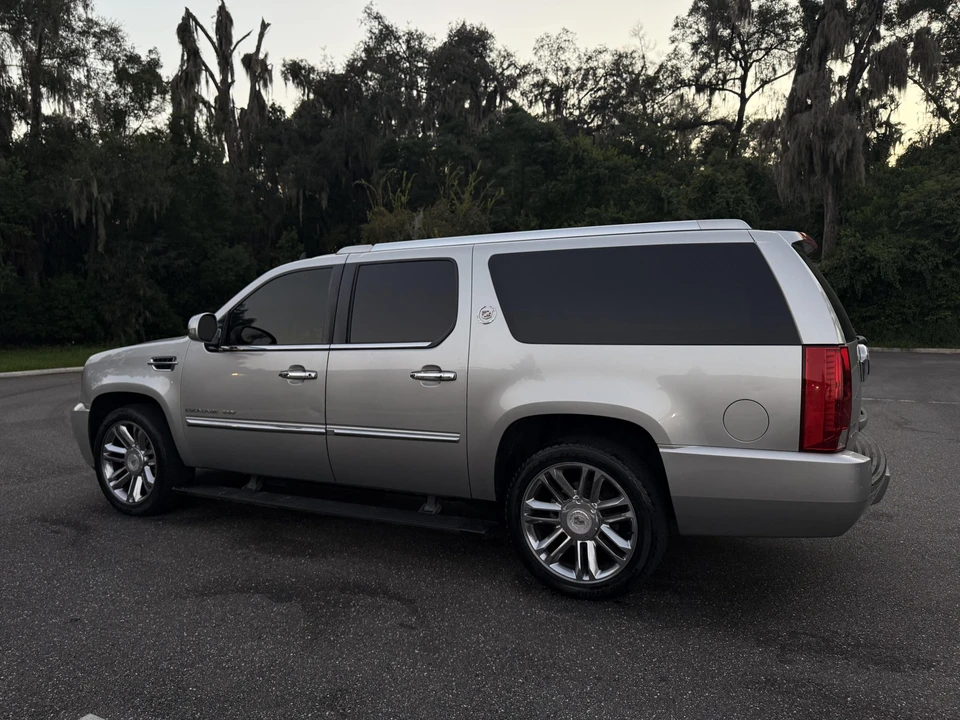 2010 Cadillac Escalade & EXT 3rd Gen - Image 7 of 31