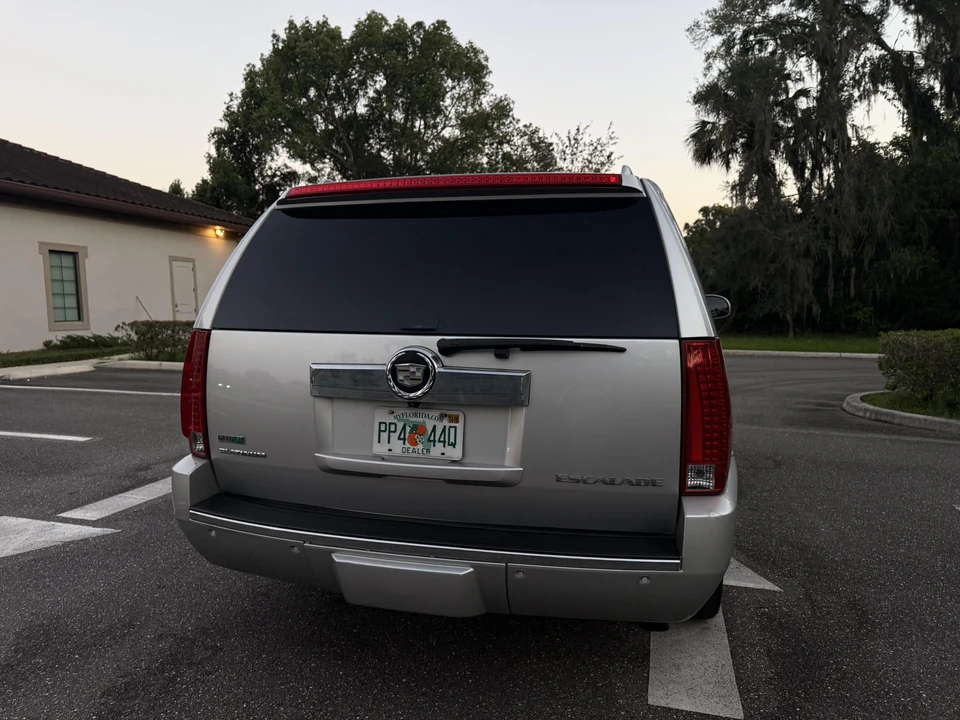 2010 Cadillac Escalade & EXT 3rd Gen - Image 11 of 31