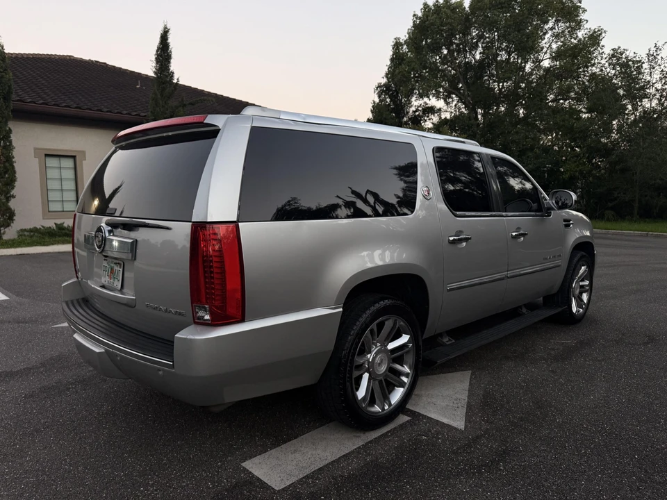 2010 Cadillac Escalade & EXT 3rd Gen - Image 14 of 31
