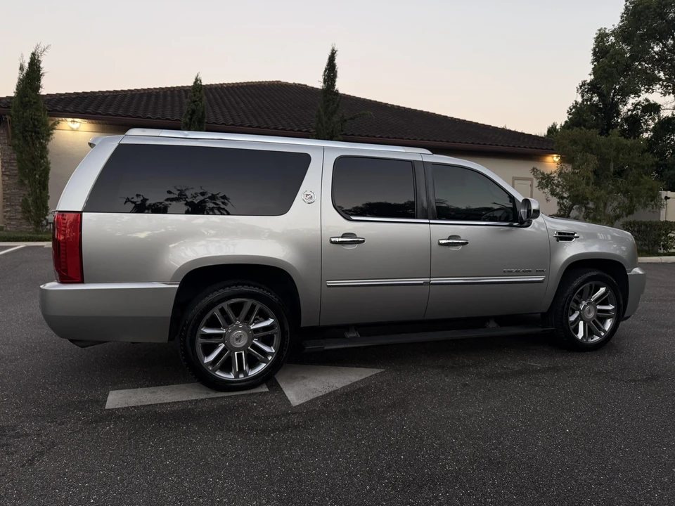 2010 Cadillac Escalade & EXT 3rd Gen - Image 18 of 31