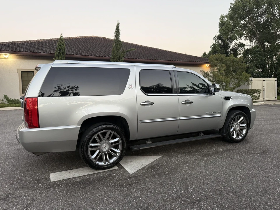 2010 Cadillac Escalade & EXT 3rd Gen - Image 17 of 31