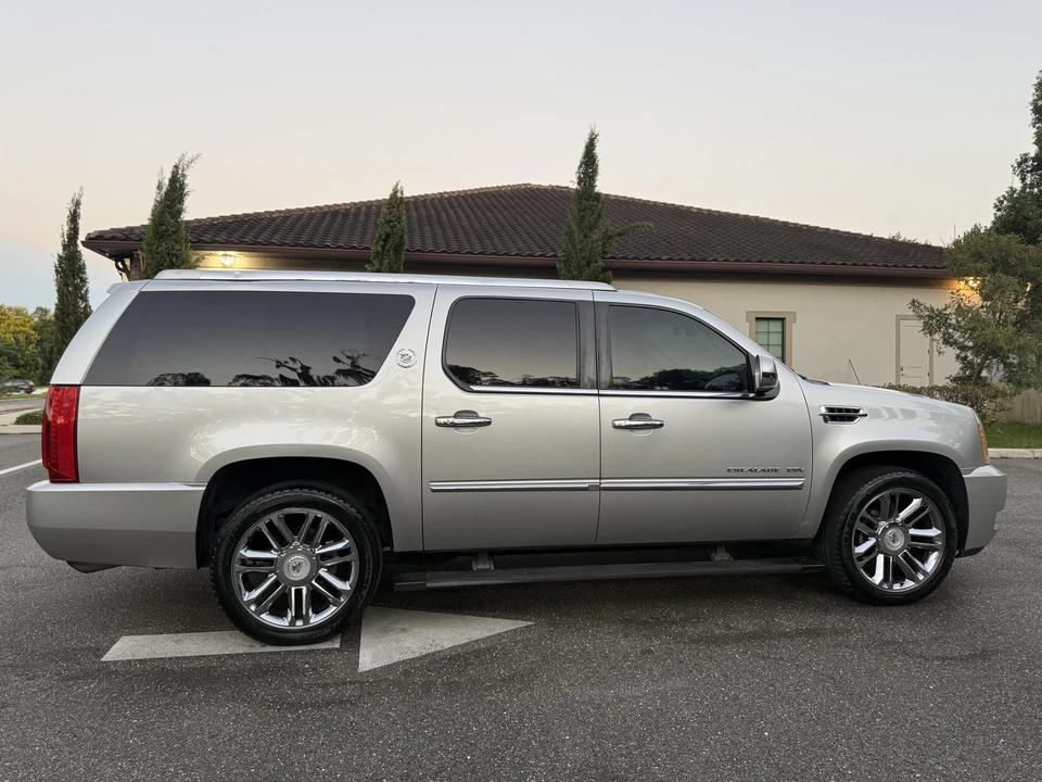 2010 Cadillac Escalade & EXT 3rd Gen - Image 21 of 31