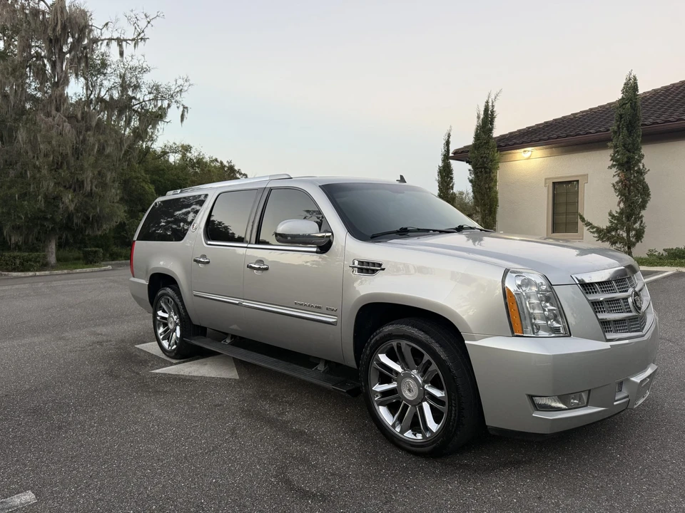 2010 Cadillac Escalade & EXT 3rd Gen - Image 23 of 31