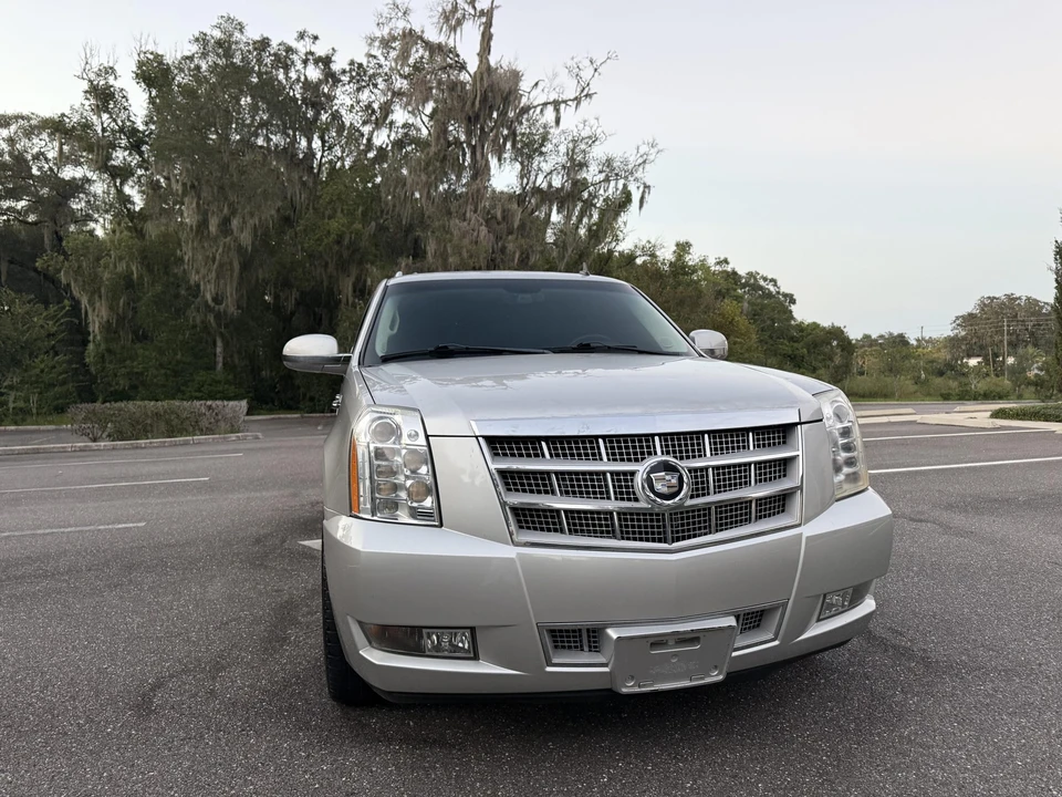 2010 Cadillac Escalade & EXT 3rd Gen - Image 25 of 31