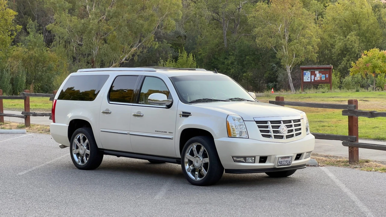 2010 Cadillac Escalade & EXT 3rd Gen - Image 21 of 31