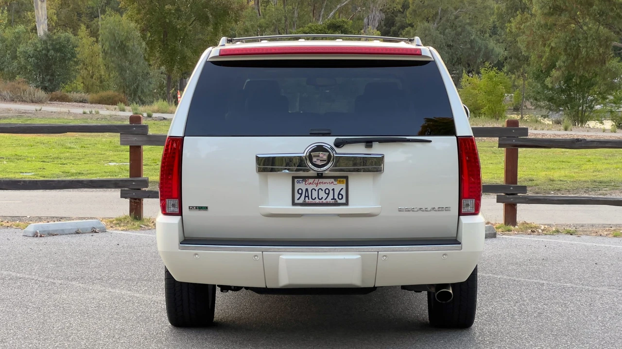 2010 Cadillac Escalade & EXT 3rd Gen - Image 9 of 31