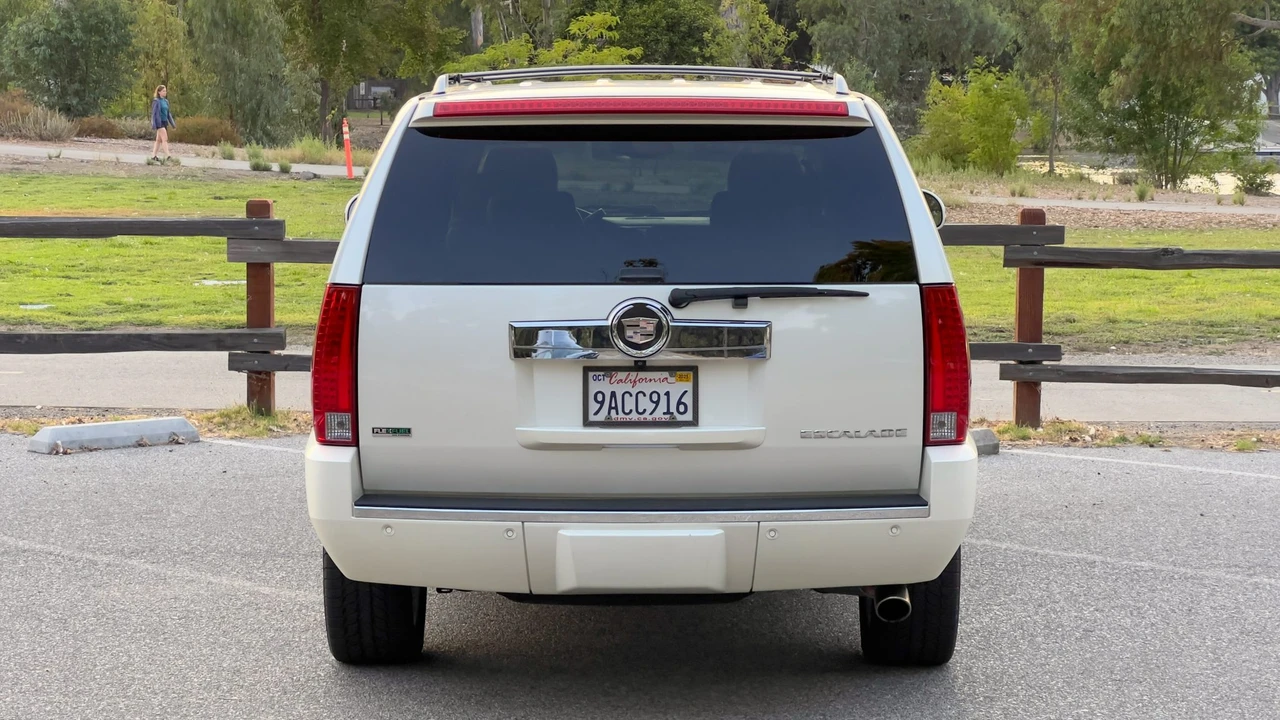 2010 Cadillac Escalade & EXT 3rd Gen - Image 10 of 31