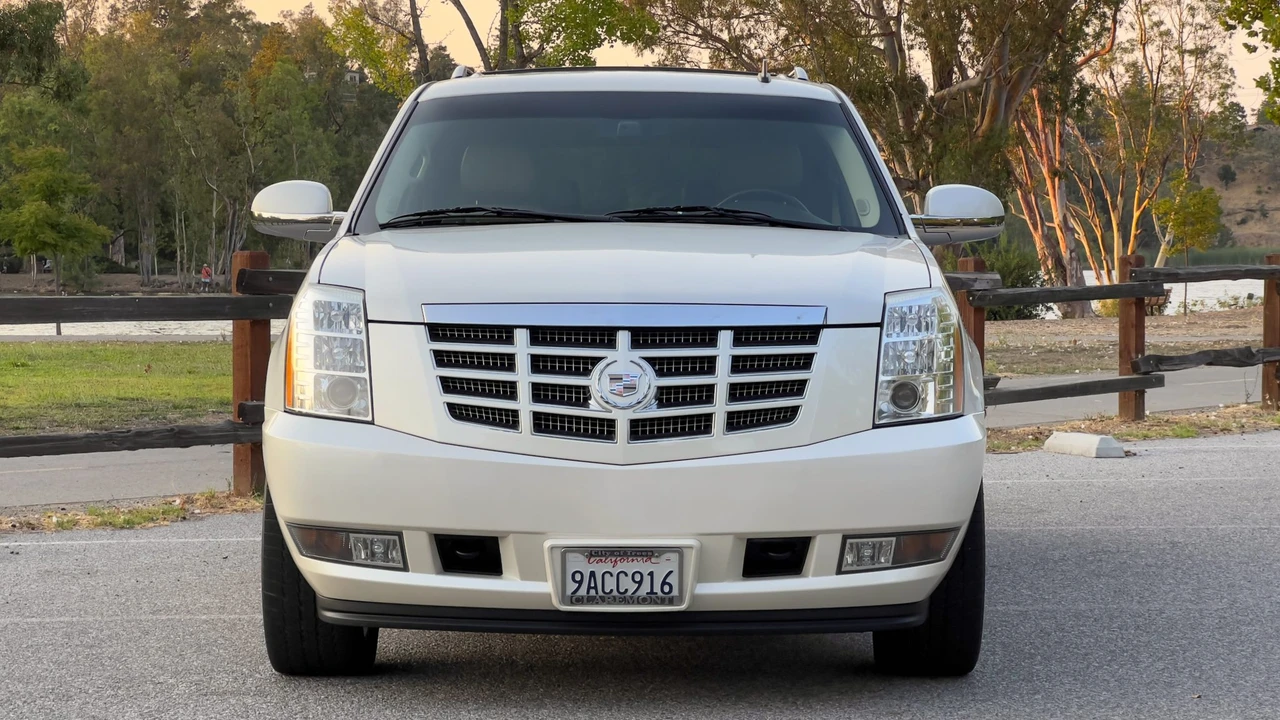 2010 Cadillac Escalade & EXT 3rd Gen - Image 24 of 31
