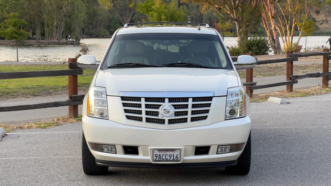 2010 Cadillac Escalade & EXT 3rd Gen - Image 25 of 31