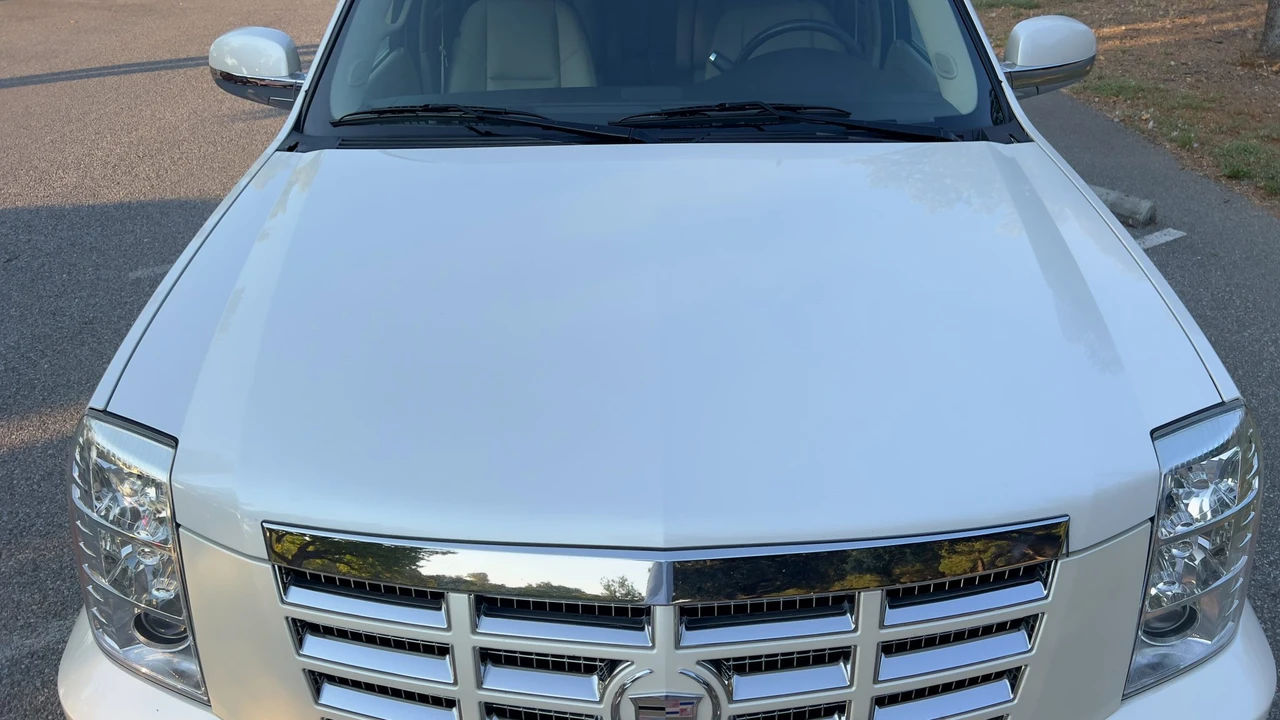 2010 Cadillac Escalade & EXT 3rd Gen - Image 31 of 31