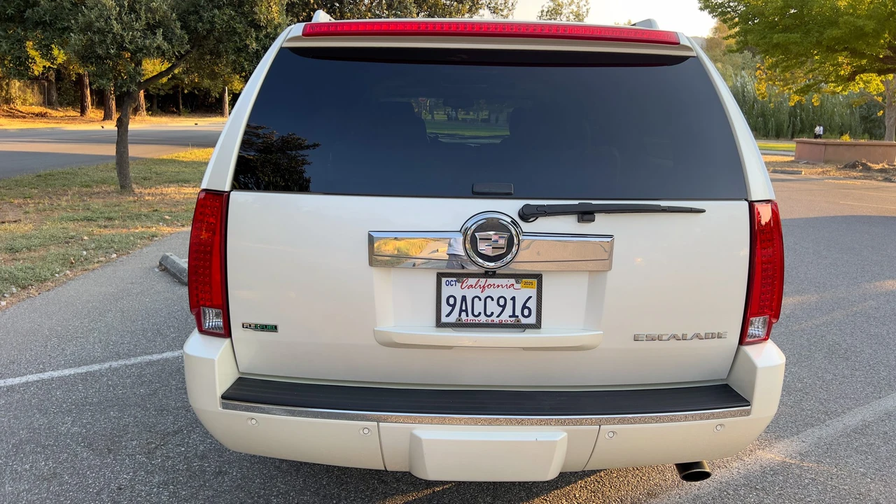 2010 Cadillac Escalade & EXT 3rd Gen - Image 11 of 31