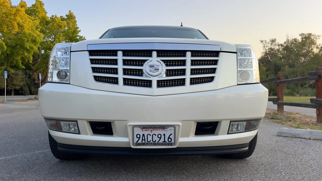 2010 Cadillac Escalade & EXT 3rd Gen - Image 30 of 31