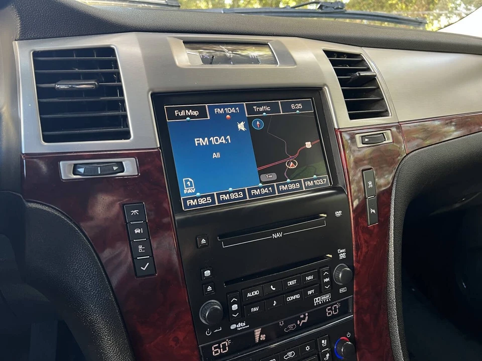 2010 Cadillac Escalade & EXT 3rd Gen - Image 21 of 21