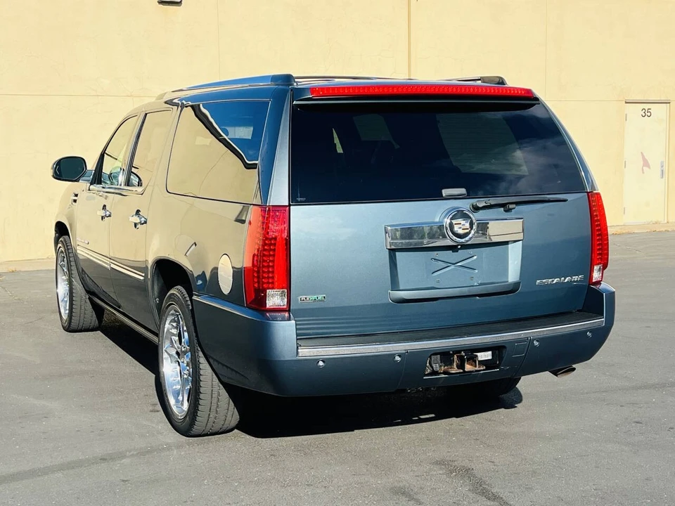 2010 Cadillac Escalade & EXT 3rd Gen - Image 5 of 21