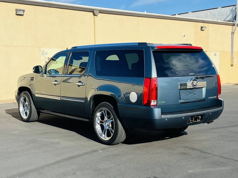 2010 Cadillac Escalade & EXT 3rd Gen - Image 6 of 21
