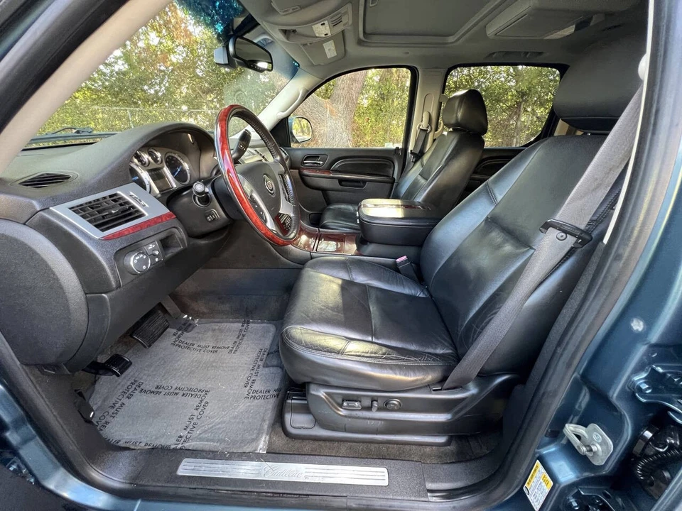2010 Cadillac Escalade & EXT 3rd Gen - Image 9 of 21