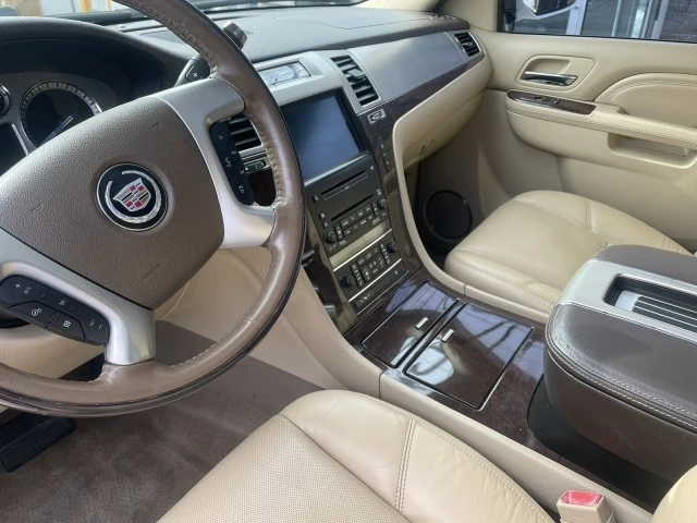 2010 Cadillac Escalade & EXT 3rd Gen - Image 16 of 21