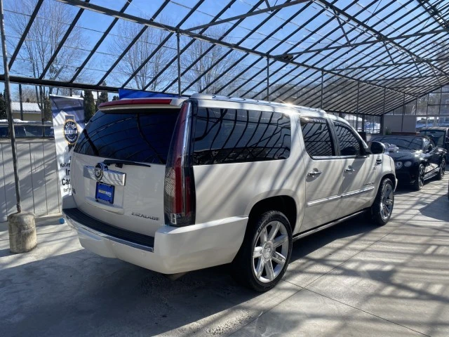 2010 Cadillac Escalade & EXT 3rd Gen - Image 6 of 21