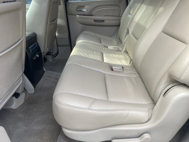 2010 Cadillac Escalade & EXT 3rd Gen - Image 19 of 21
