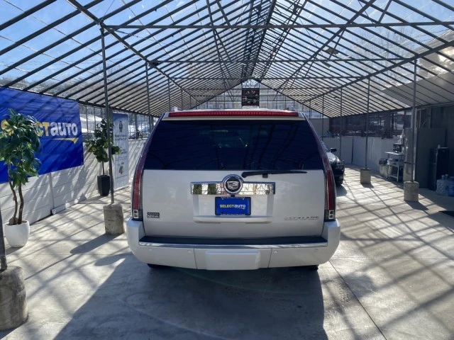 2010 Cadillac Escalade & EXT 3rd Gen - Image 7 of 21