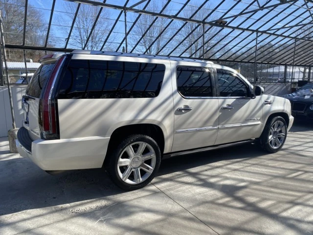 2010 Cadillac Escalade & EXT 3rd Gen - Image 5 of 21