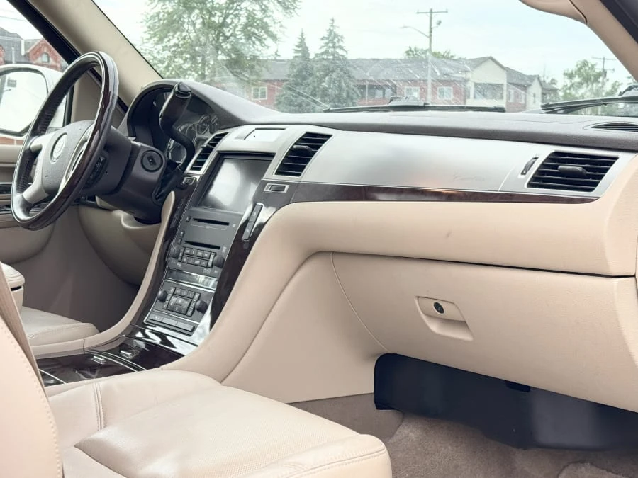 2010 Cadillac Escalade & EXT 3rd Gen - Image 27 of 31