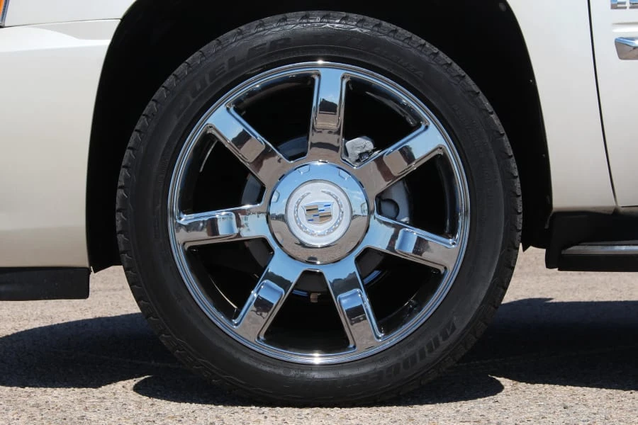 2010 Cadillac Escalade & EXT 3rd Gen - Image 9 of 27