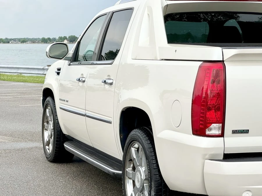 2010 Cadillac Escalade & EXT 3rd Gen - Image 19 of 31